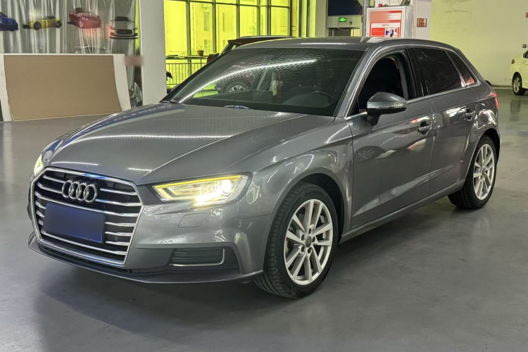 Audi A3 2019 car image #2