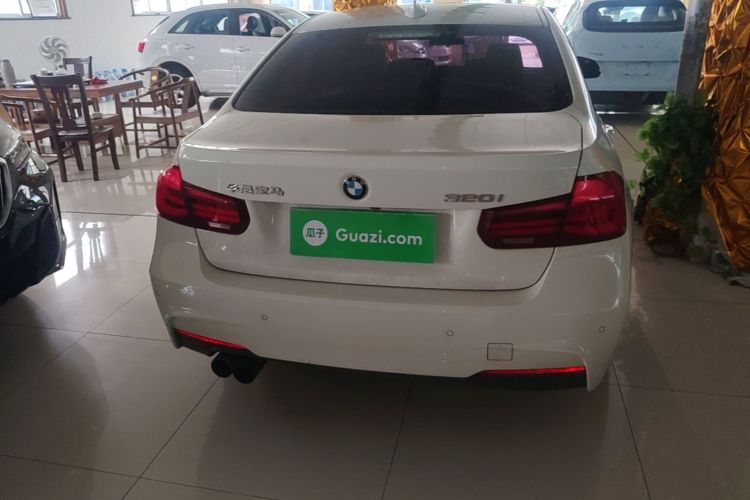 BMW 3 Series 2019 car image #6