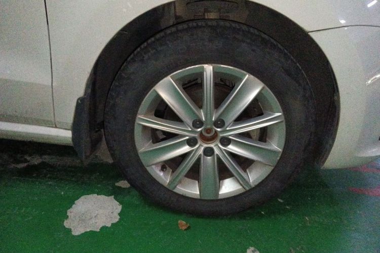 Volkswagen Polo 2015 car image #6