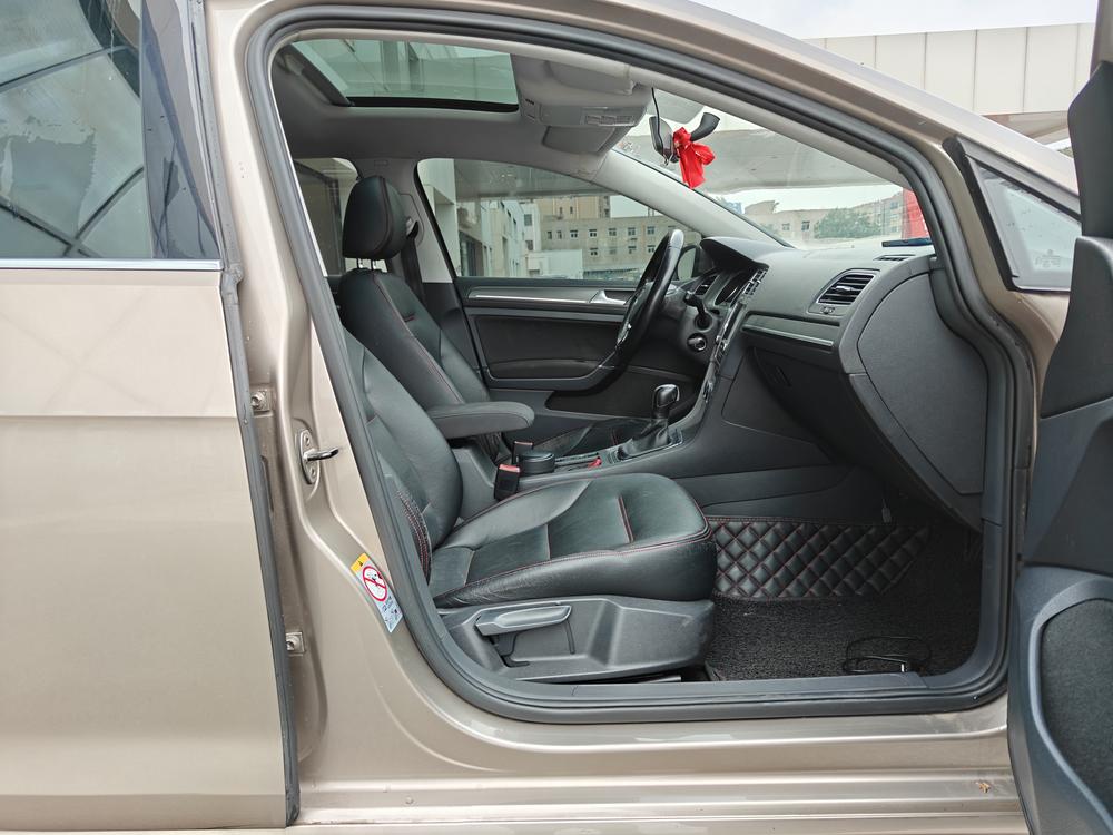 Volkswagen Golf 2014 car image #17
