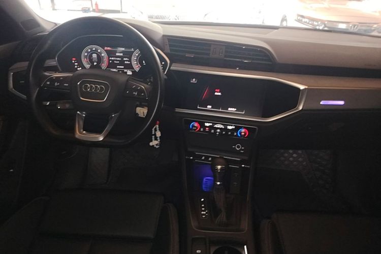 Audi Q3 2025 #10 Audi Q3 2025 car image #10