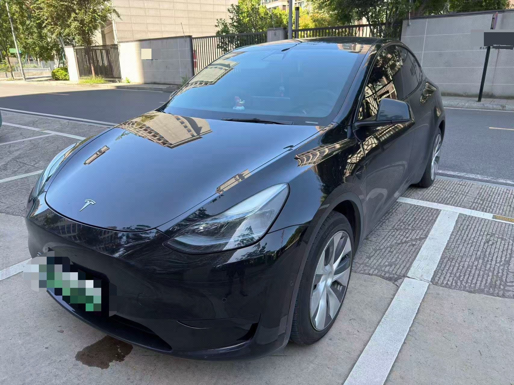 Tesla Model Y 2023 Tesla Model Y 2023 car image