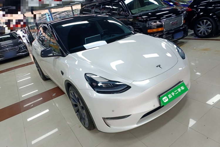 Tesla Model Y 2024 #4 Tesla Model Y 2024 car image #4