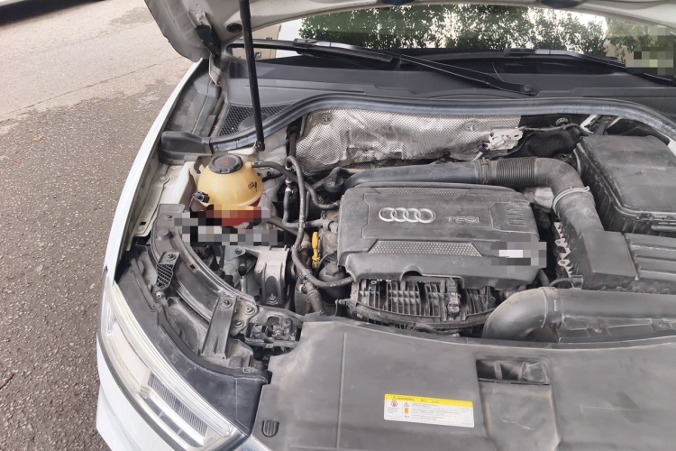 Audi Q3 2019 car image #22