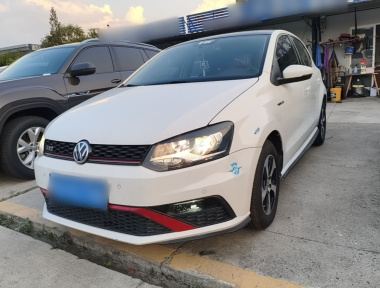 Volkswagen Polo 2016 car image 