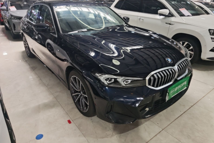 BMW 3 Series 2024 immagine di auto #6