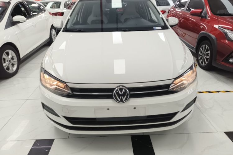 Volkswagen Polo 2021 car image #3