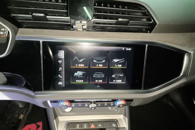 Audi Q3 2019 #13 Audi Q3 2019 car image #13