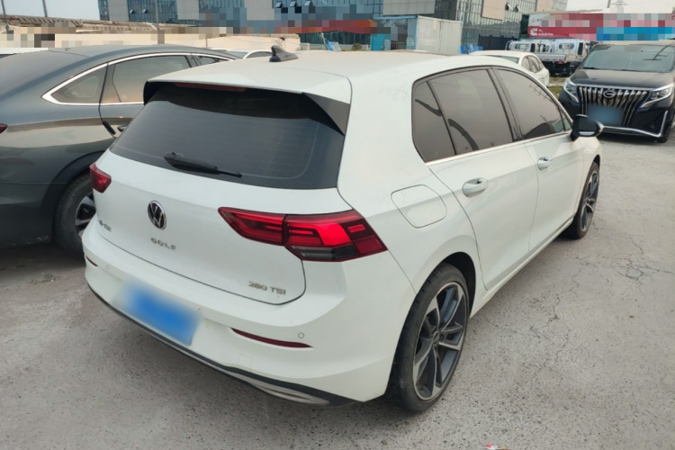 Volkswagen Golf 2023 car image #7