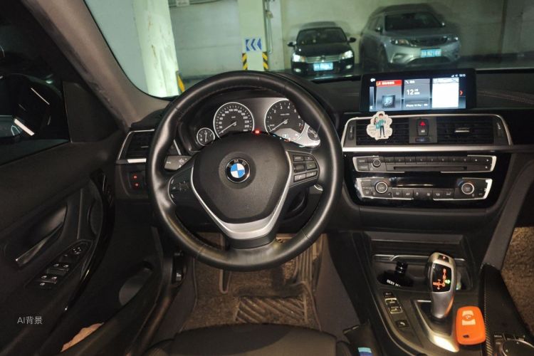 BMW 3 Series 2019 car image #12