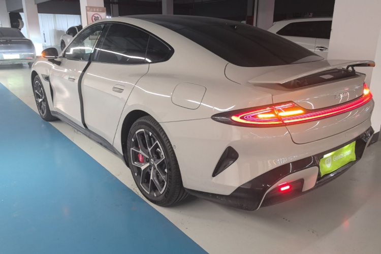 MI SU7 2025 car image #5