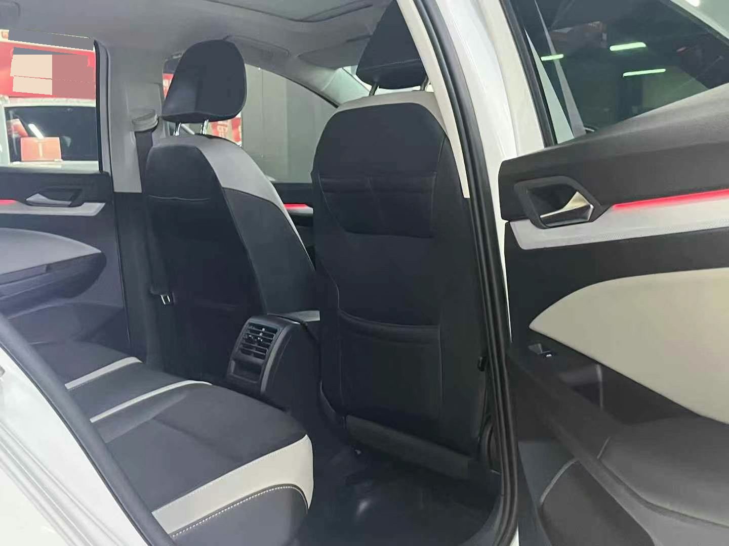 2023 car image #6