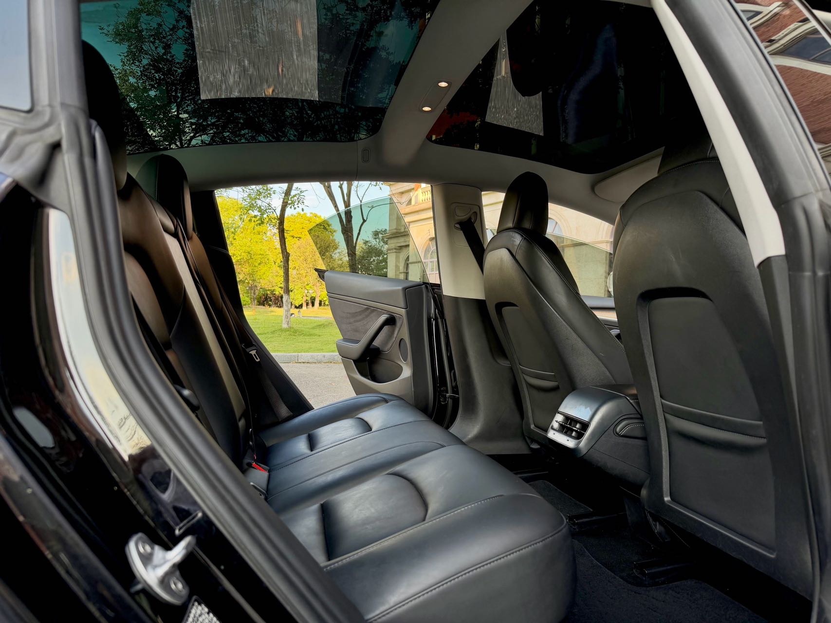 Tesla Model 3 2021 car image #10
