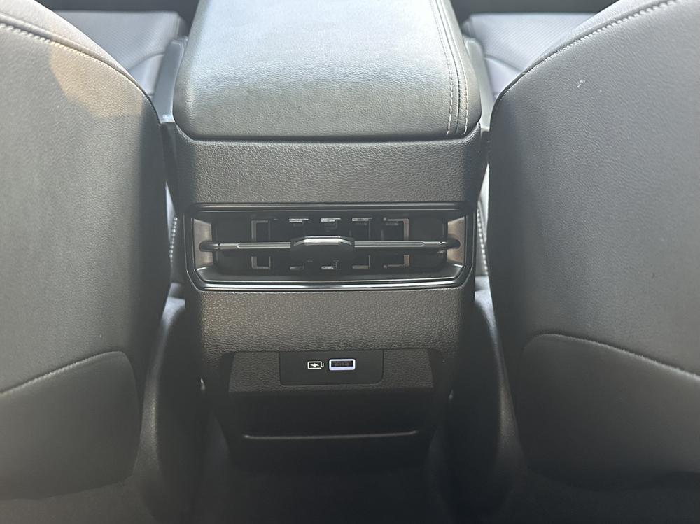 GEELY Binray 2024 car image #9