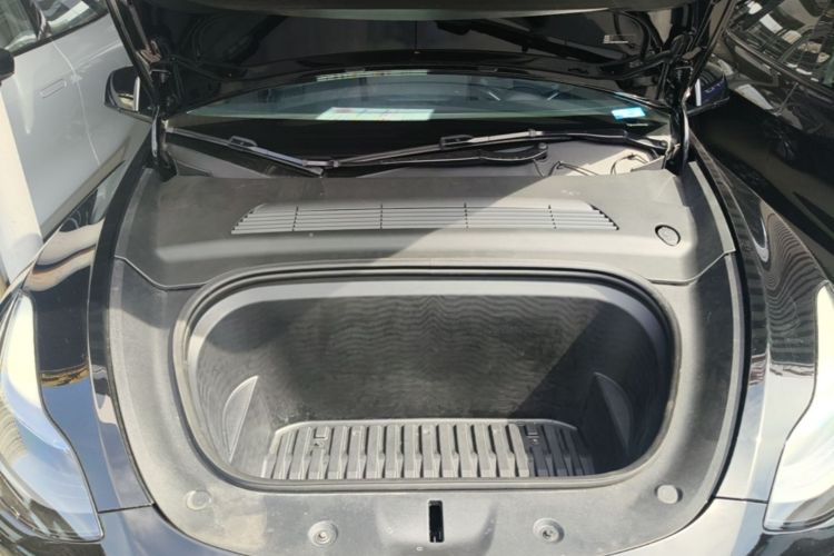 Tesla Model Y 2023 immagine di auto #20