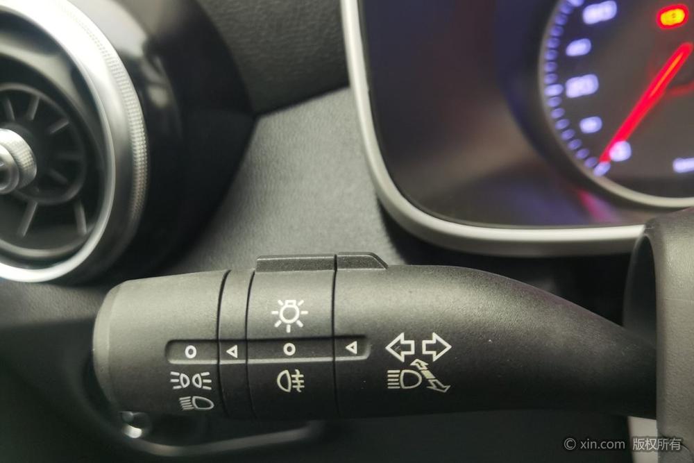 MG ZS 2019 car image #17