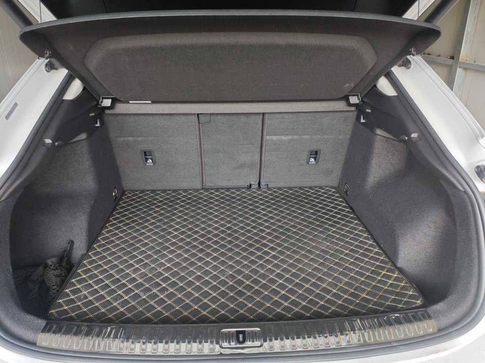 Audi Q3 2022 car image #8