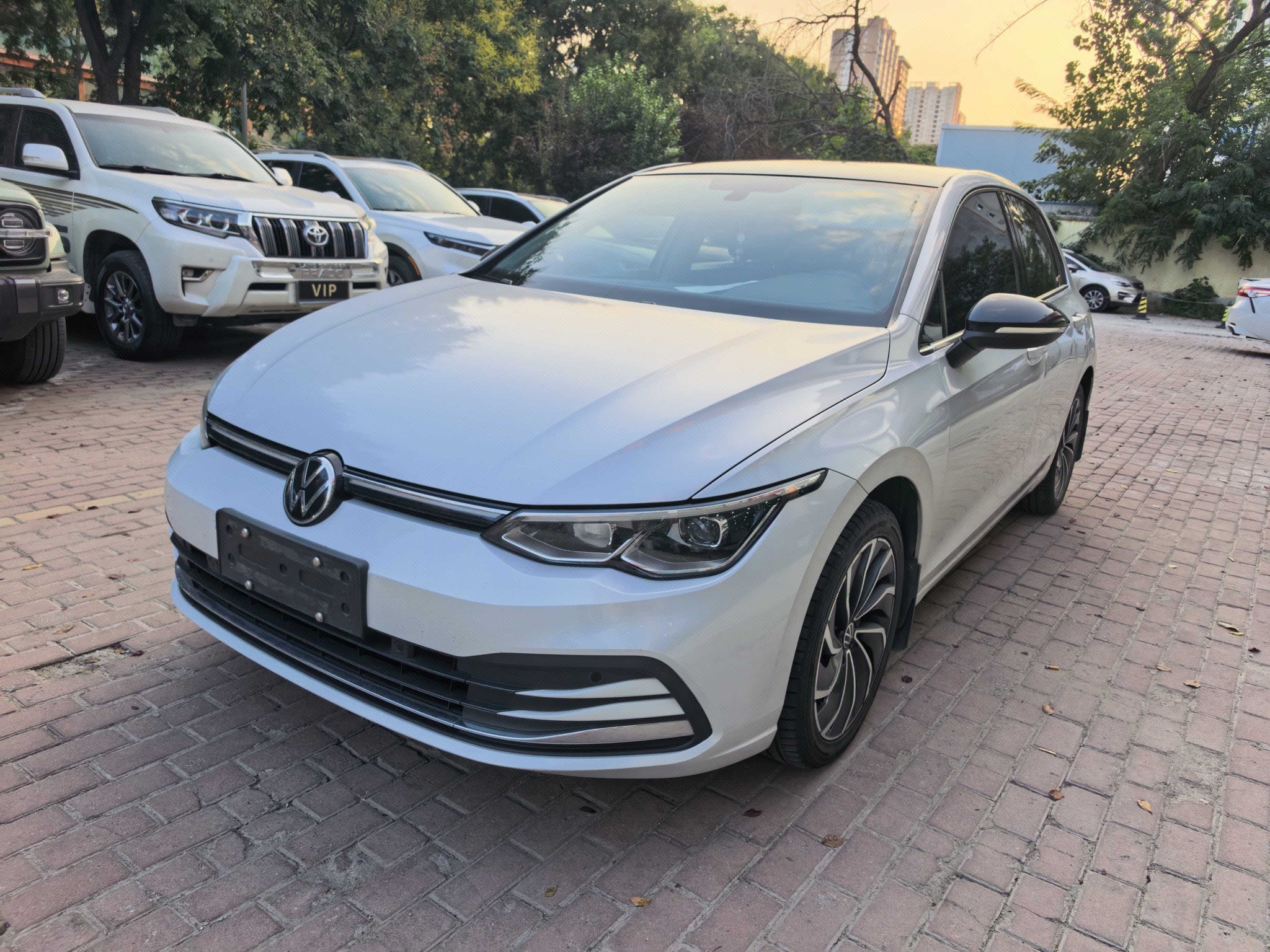 Volkswagen Golf 2024 car image 