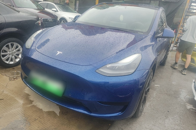 Tesla Model Y 2023 #2 Tesla Model Y 2023 car image #2