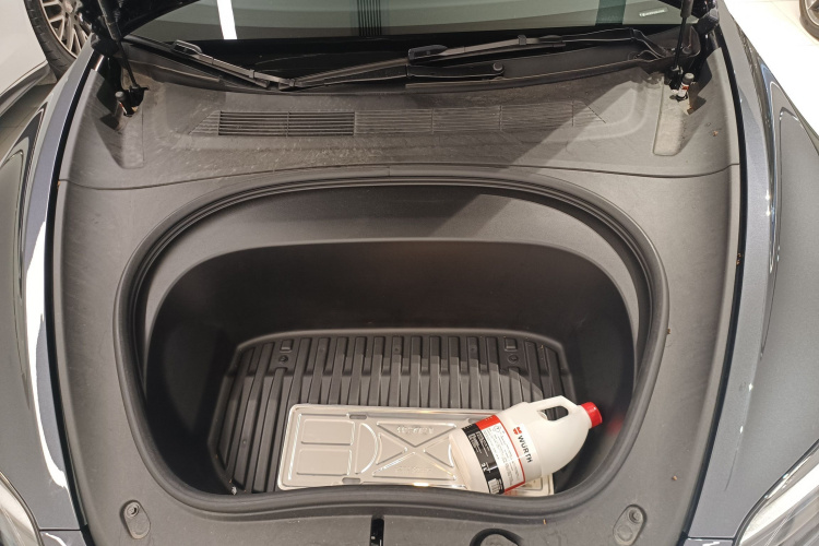 Tesla Model 3 2025 car image #28