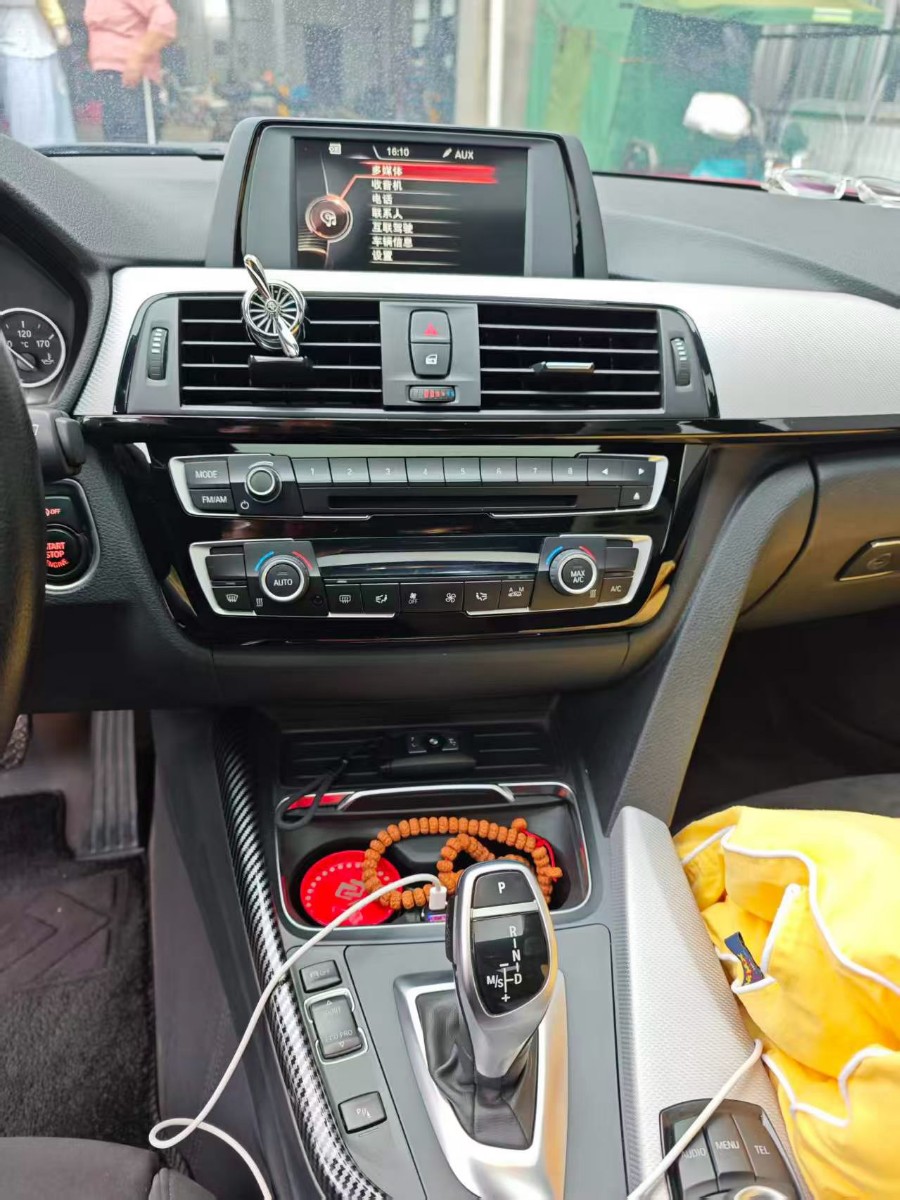 BMW 3 Series 2017 #4 BMW 3 Series 2017 car image #4