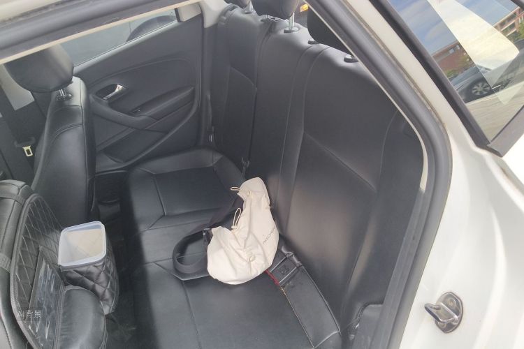 Volkswagen Polo 2019 car image #19