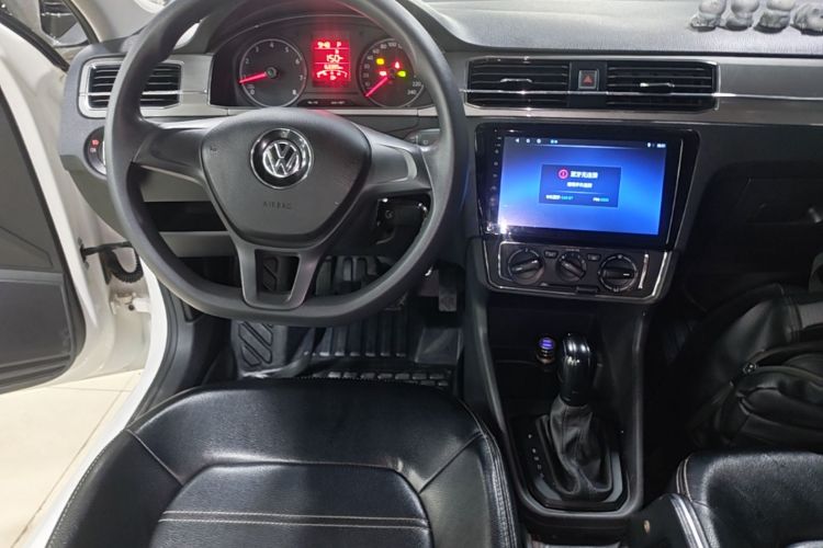 Volkswagen Santana 2018 car image #13