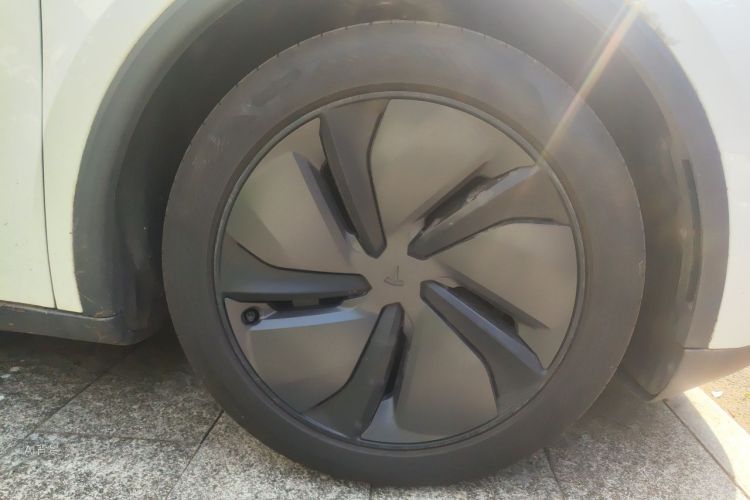 Tesla Model Y 2026 #9 Tesla Model Y 2026 car image #9