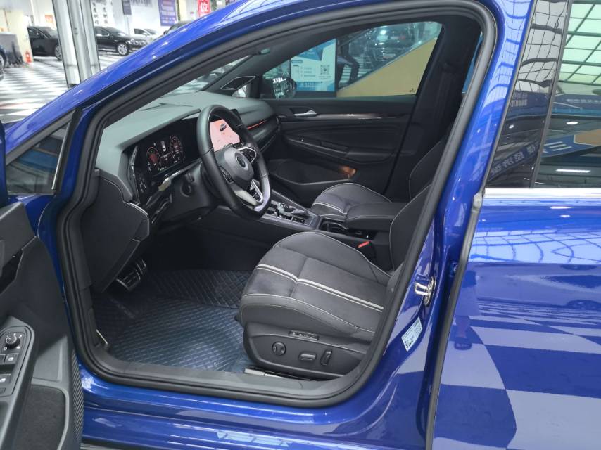 Volkswagen Golf 2021 car image #7