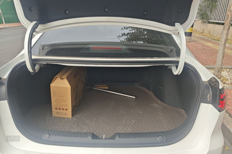 GEELY Emgrand 2026 car image #21