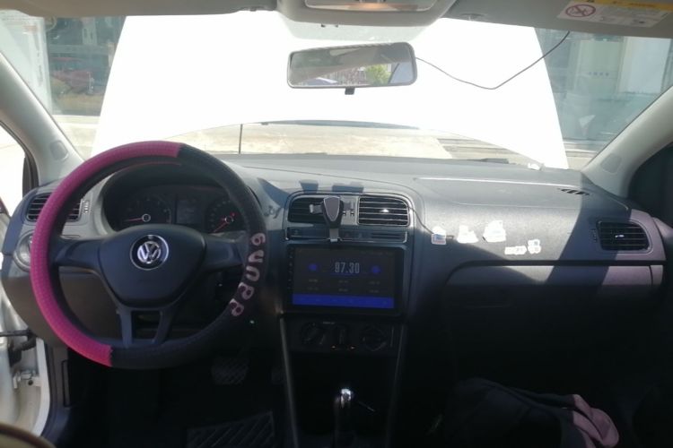 Volkswagen Polo 2018 car image #10