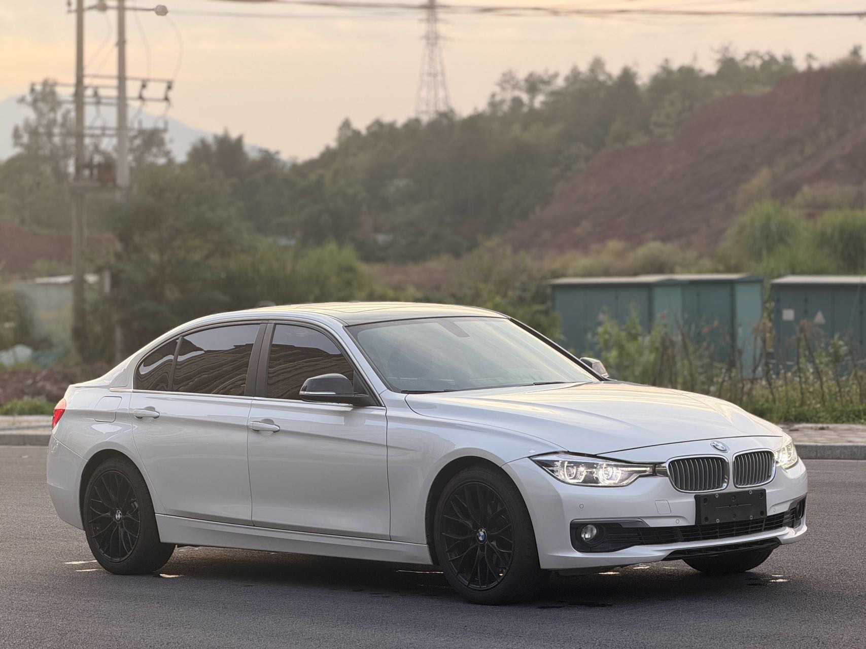 BMW 3 Series 2018 #3 BMW 3 Series 2018 car image #3