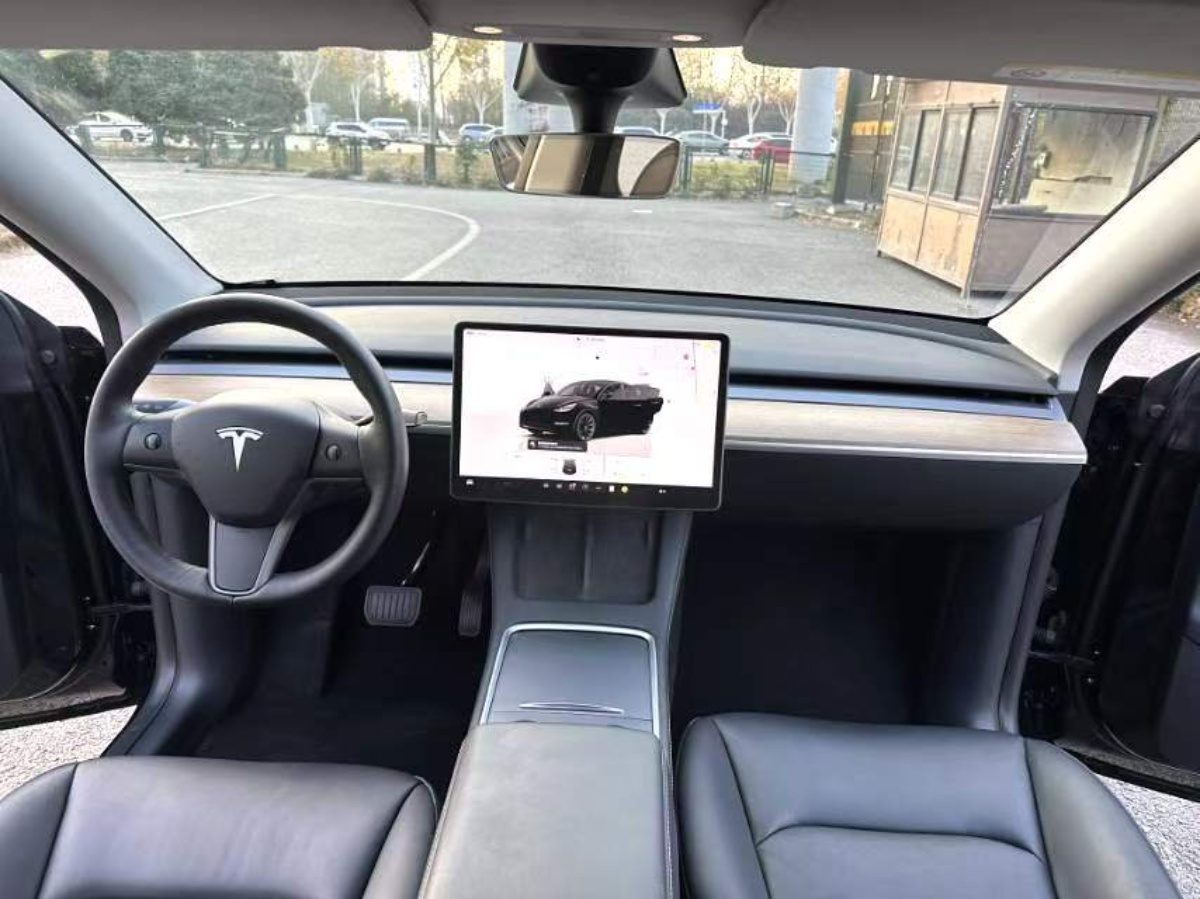 Tesla Model Y 2022 car image #7