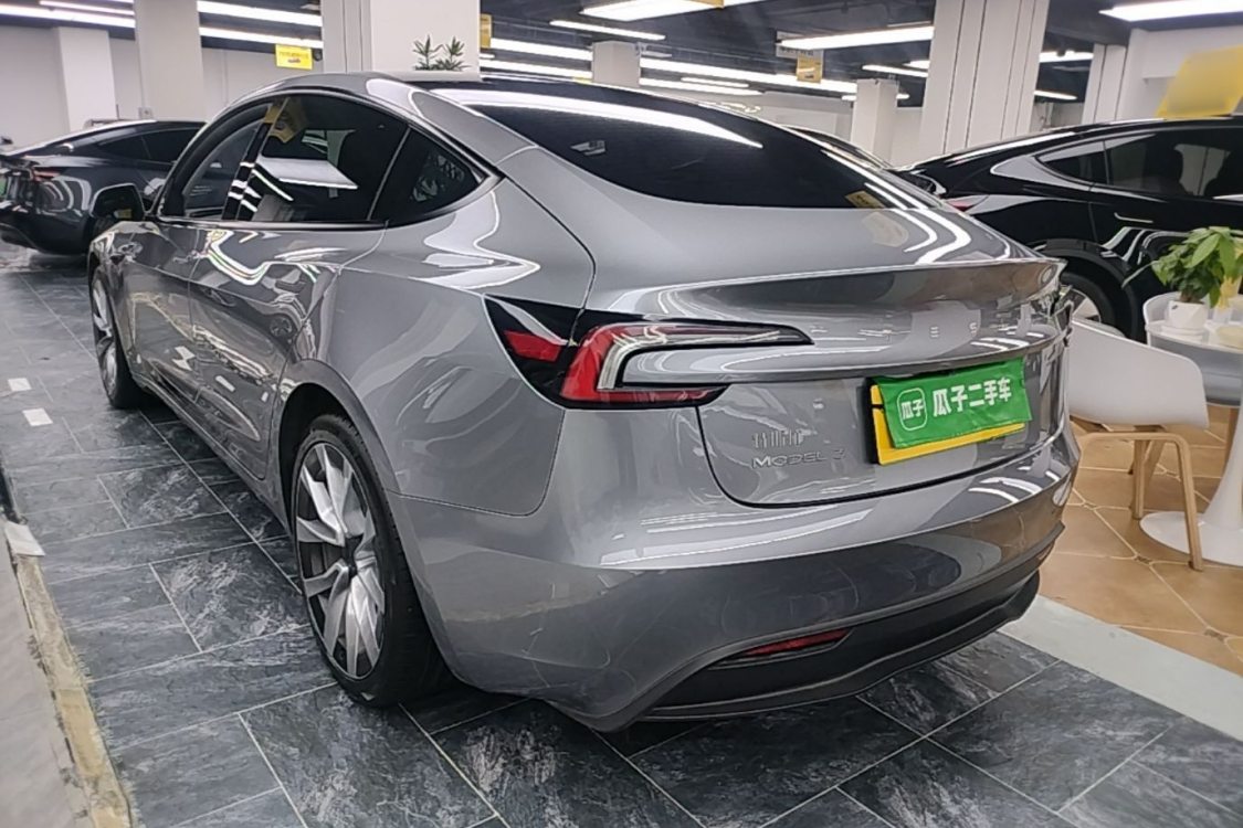 Tesla Model 3 2025 car image #3