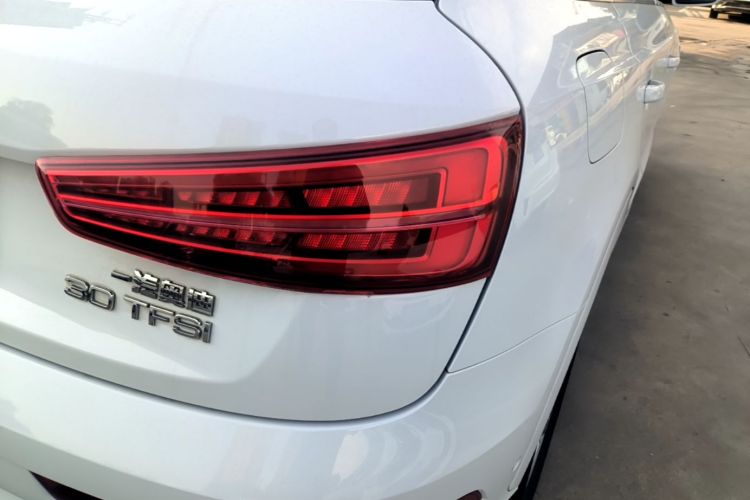 Audi Q3 2017 #8 Audi Q3 2017 car image #8
