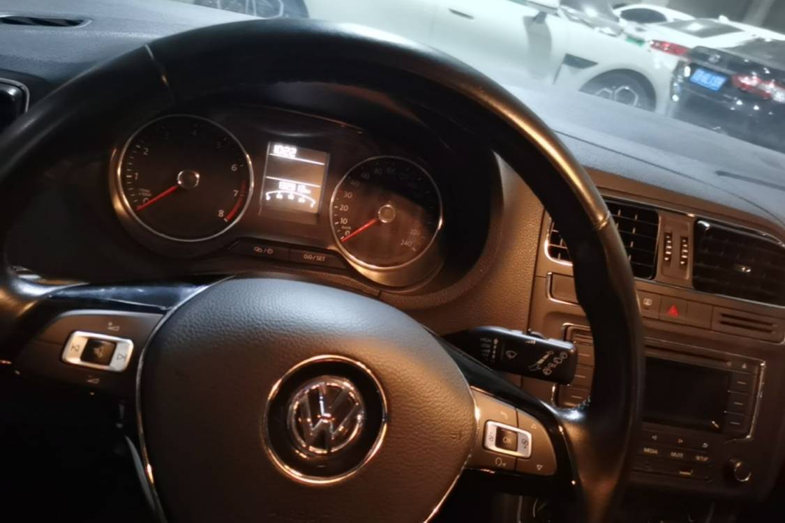Volkswagen Polo 2017 صورة سيارة #26