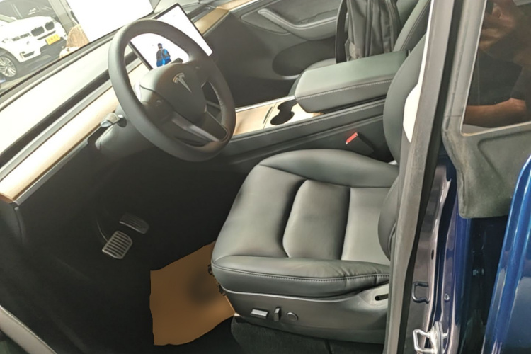 Tesla Model Y 2021 #15 Tesla Model Y 2021 car image #15