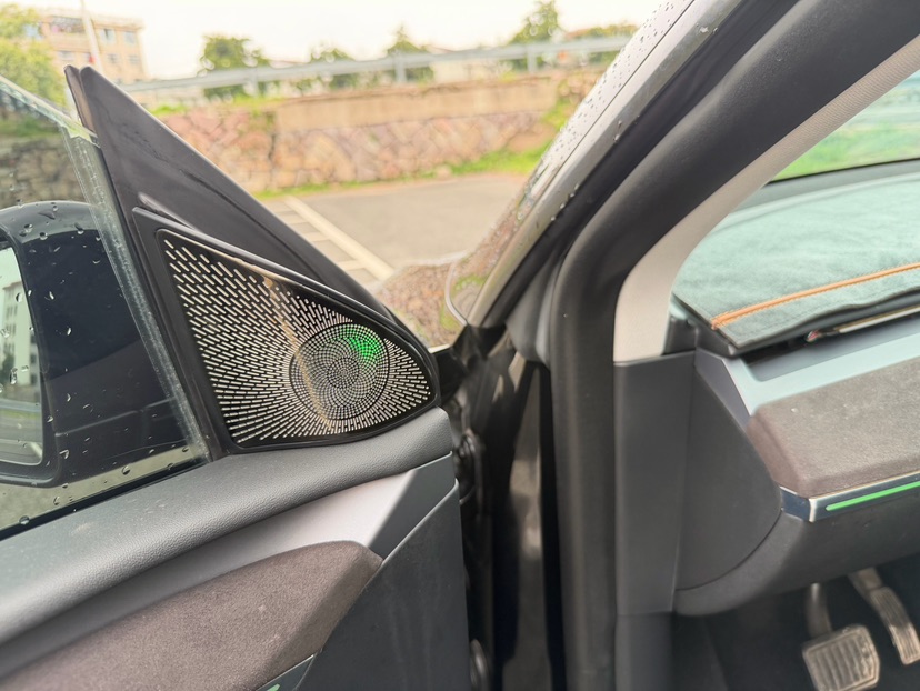 Tesla Model Y 2022 #4 Tesla Model Y 2022 car image #4