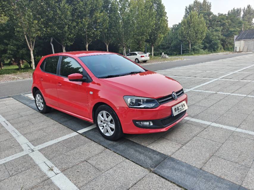 Volkswagen Polo 2012 car image 