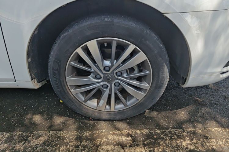 GEELY Emgrand 2019 #6 GEELY Emgrand 2019 car image #6