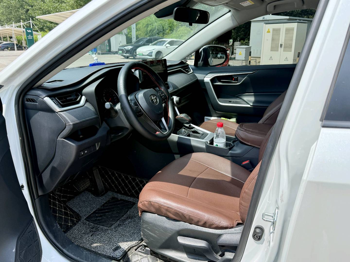 Toyota RAV4 2024 car image #4