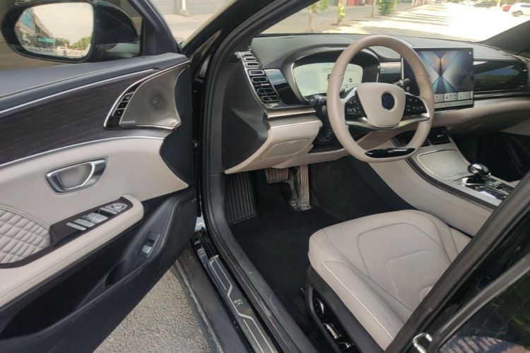 BYD Han 2024 car image #16