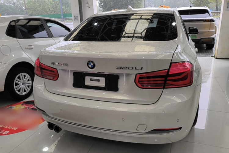 BMW 3 Series 2017 #4 BMW 3 Series 2017 car image #4