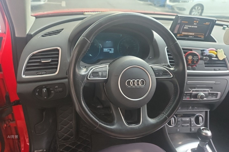 Audi Q3 2016 car image #12