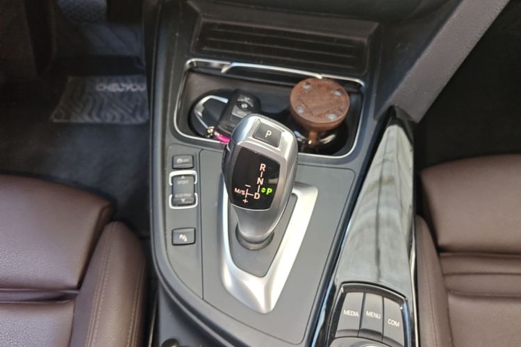 BMW 3 Series 2018 #14 BMW 3 Series 2018 car image #14