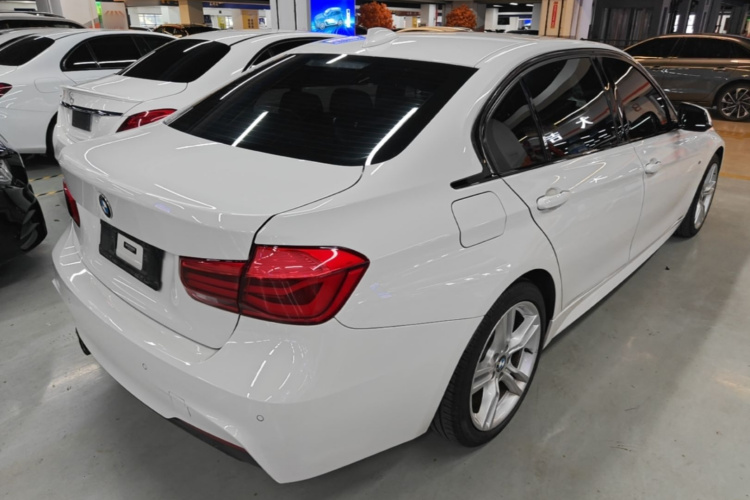 BMW 3 Series 2018 #7 BMW 3 Series 2018 car image #7