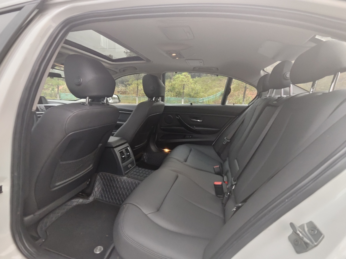 BMW 3 Series 2017 #8 BMW 3 Series 2017 car image #8
