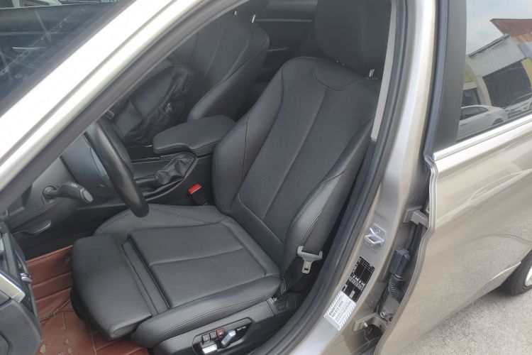 BMW 3 Series 2018 #15 BMW 3 Series 2018 car image #15