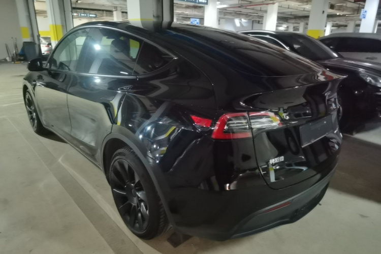 Tesla Model Y 2021 #5 Tesla Model Y 2021 car image #5