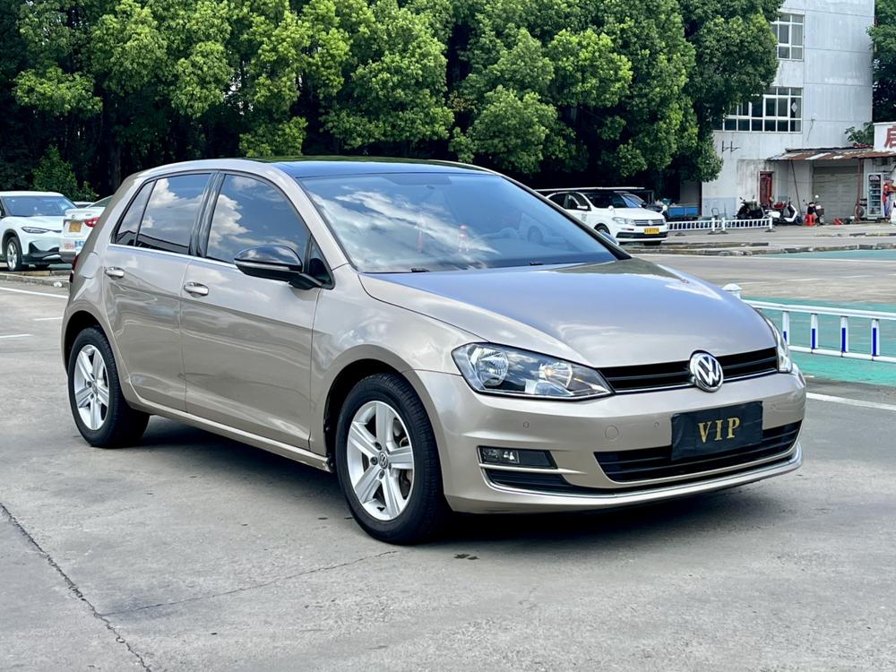 Volkswagen Golf 2017 car image #3